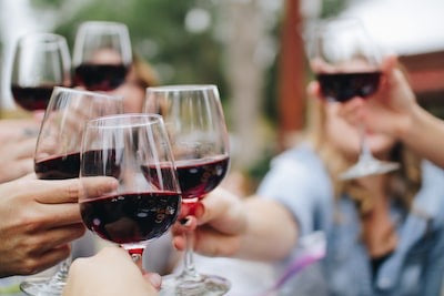 Waiter Wine Mastery: Expert Tips for Success